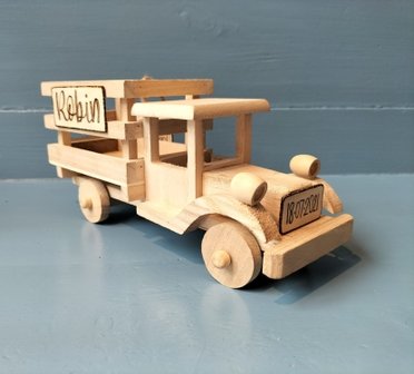 Houten truck met naam / ES-Making