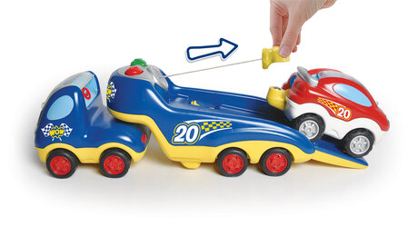 Rocco&#039;s racewagen met oplegger/WOW Toys 2